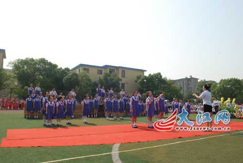 南昌洪都小学开展"红领巾心向党"六一庆祝活动