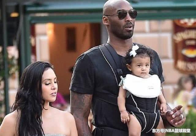 nba肌肉男带娃,科比教女儿学单词,保罗带娃看球赛睡着