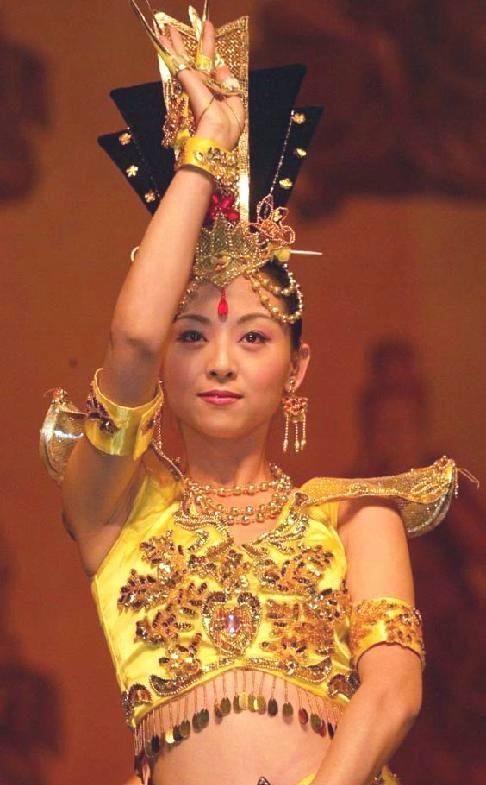 千手观音聋哑领舞人邰丽华拒绝富商嫁大学生现在过得如何