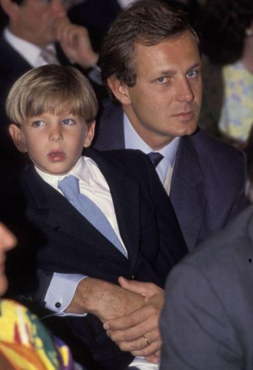 摩纳哥安德烈王子,如何"与其貌不扬"王妃打破王室爱情