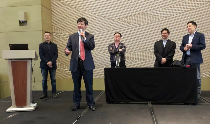 金斯瑞ceo章方良博士荣获年度人物奖