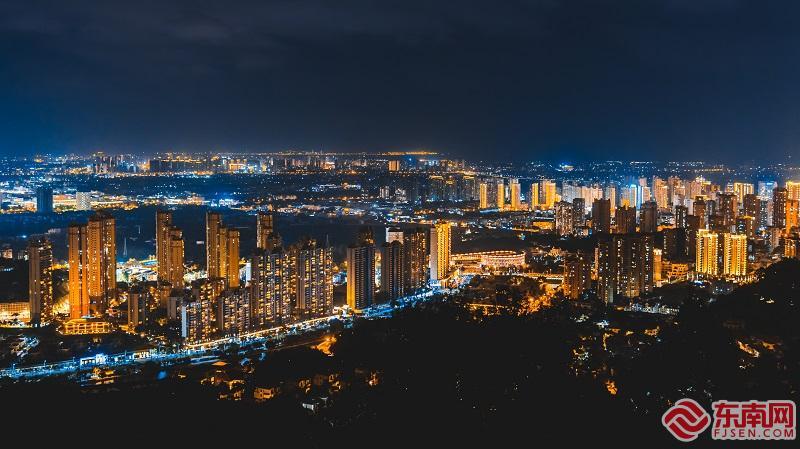 登高俯瞰莆田:灯若繁星 夜景迷人