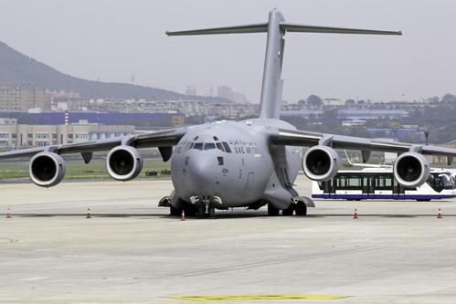 图为美军c17运输机