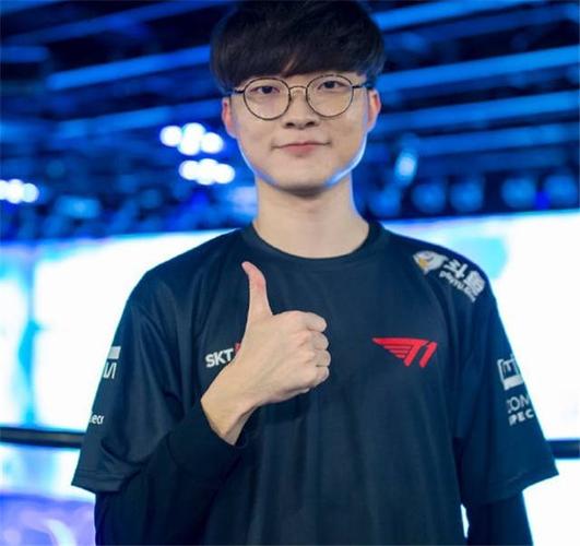 原创5个faker会有什么效果?李哥的回答告诉其他人,这才是三冠王的自信