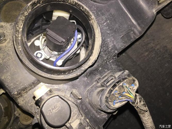 自己动手更换v5的近光灯.