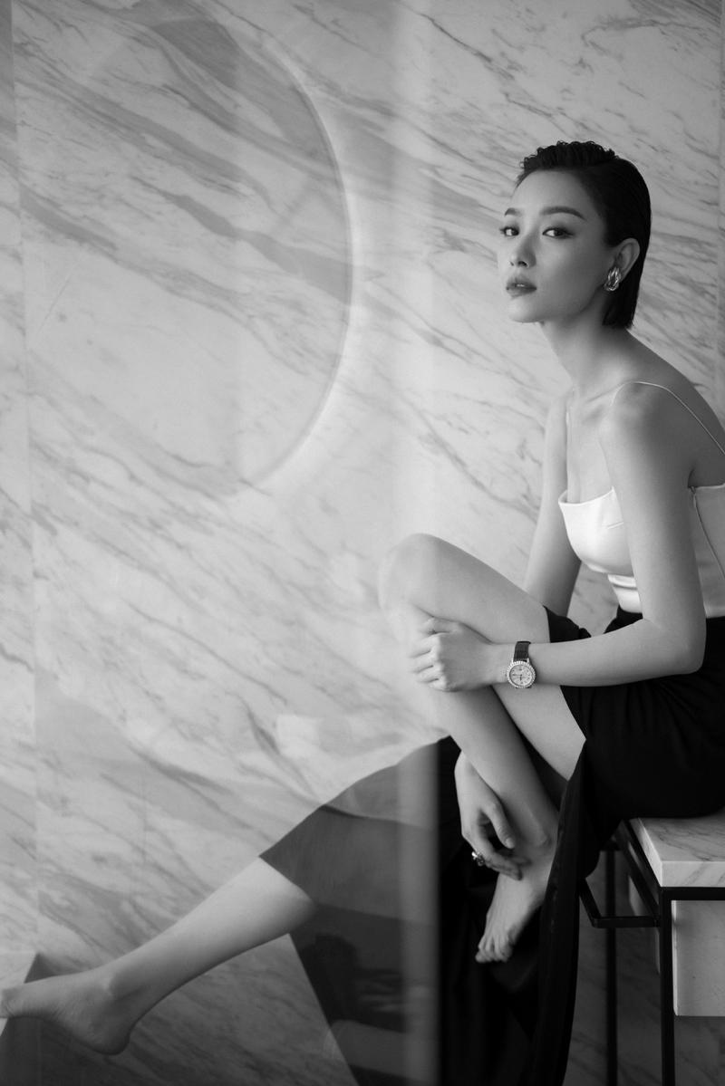 倪妮抹胸吊带迷人性感写真1516