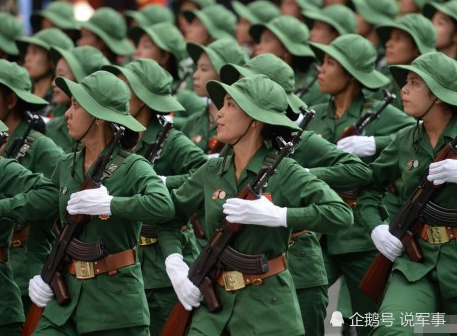 越南女兵的造型,也太吸睛了