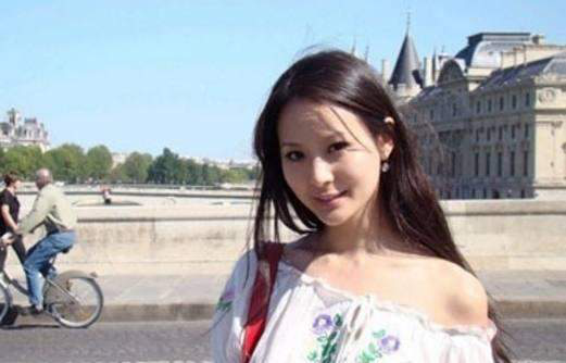 原创他从身价300亿到破产, 最后娶了同学的女儿, 女儿卖豪宅帮他还债
