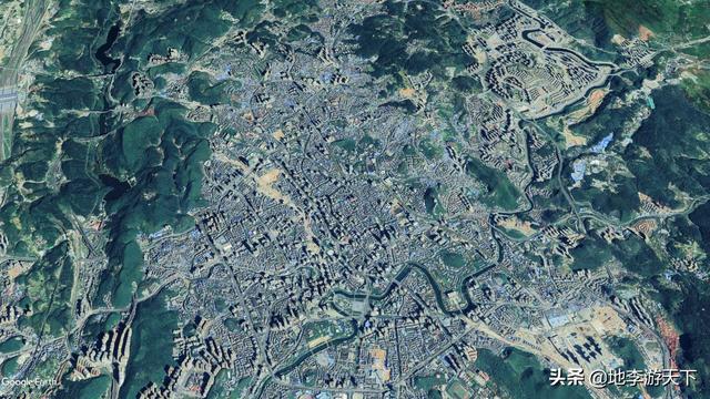 卫星地图看二线城市贵阳发展速度非常快能否进军一线城市