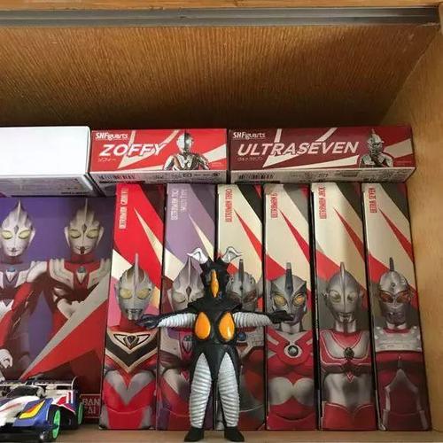 奥特曼怪兽shf大展示:来看看金古桥和杰顿吧!