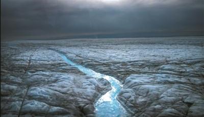 "她还表示,过去10年里格陵兰岛不正常的天气事件"发生得越来越多了".