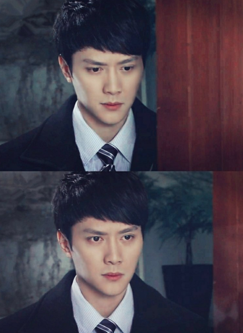 20年前的冯绍峰有多帅?侧颜照鼻子优越,赵丽颖眼光绝了