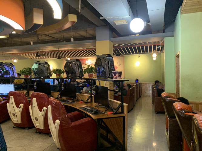 鑫磊网吧麓源路店