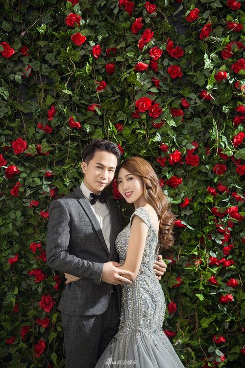 创作歌手欢子巴厘岛大婚 娱乐圈众星齐道贺