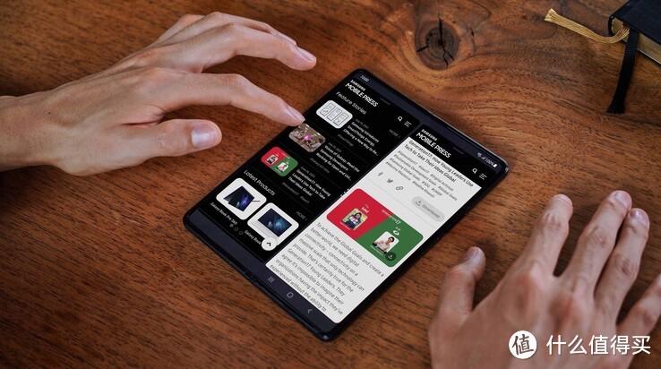 全球首款屏下摄像折叠屏机三星发布galaxyzfold35g旗舰新机骁龙888
