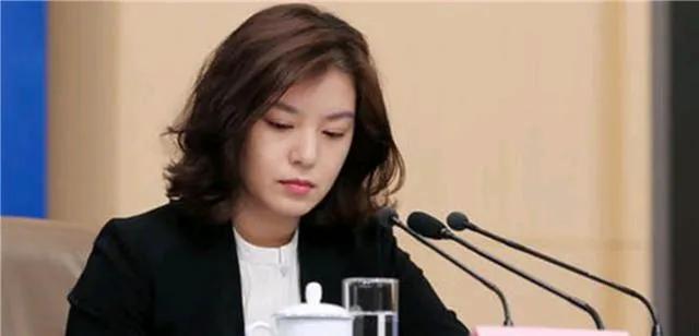 中美对话女翻译官张京# 中国最美 冷艳翻译 爆红全球