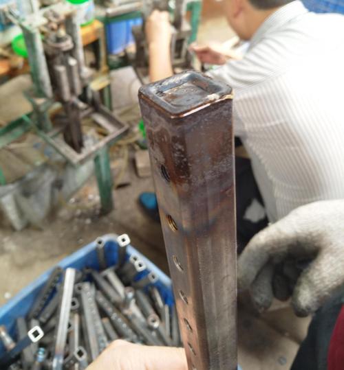 说明; 此类金属焊膏用于各种钢铁,不锈钢件,铜及铜合金之间的火焰钎焊