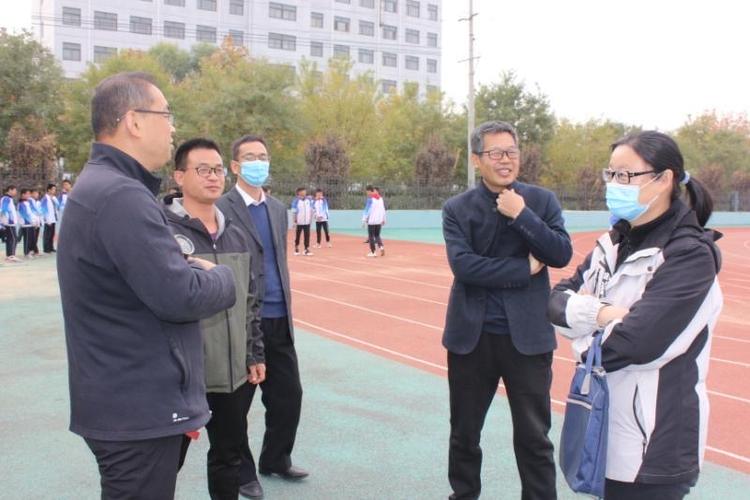 临邑五中举行家委会成立暨家长开放日活动