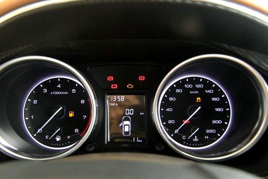 小型suv也有高配置 腾讯汽车实拍众泰t300