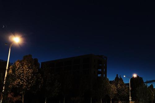 你所在城市的夜空