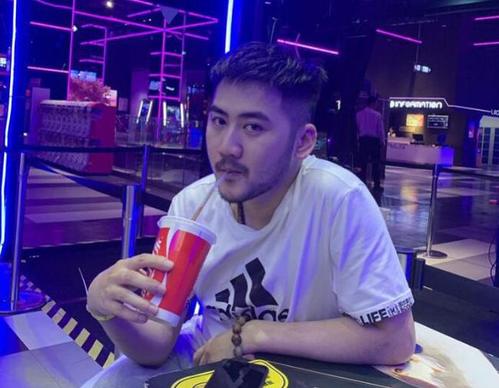 cs:go茄子有多胆小,曾经吓得扔鼠标,现在连游戏都不敢打开?