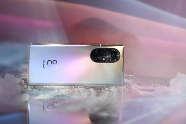 华为nova8 pro:前置3200万双镜头 全新8号色,比想象更