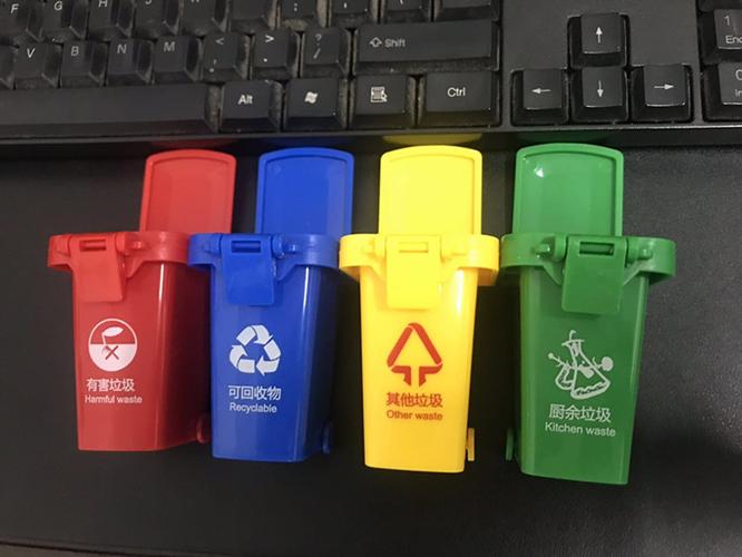 垃圾桶红色,黄色,绿色,蓝色四种颜色,袋装!