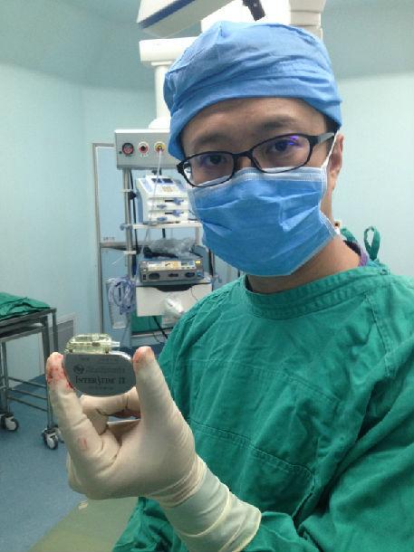 朝阳医院泌尿科完成国内首例二代"膀胱起搏器"永久植