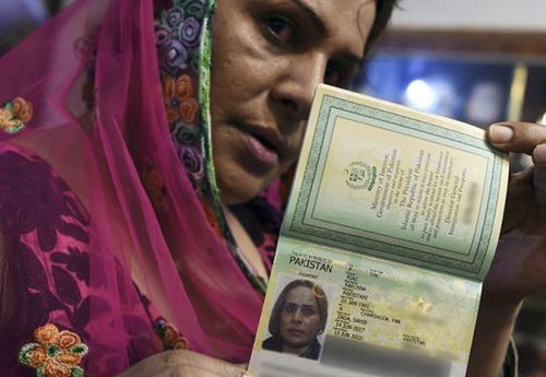 巴基斯坦签发国内首例"第三性"护照
