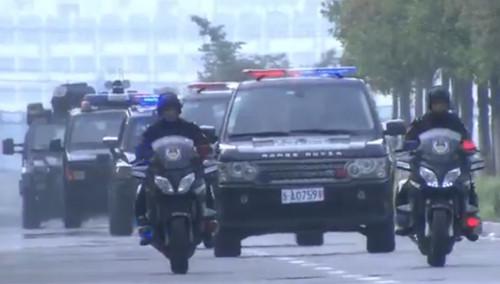 特警力量5月19日看点突击队丛林围捕光头强斗歹徒特警身陷危机