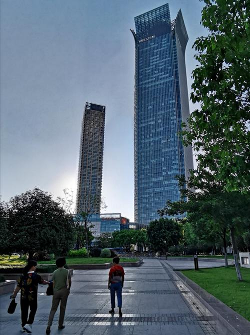 8.15.摄于温州白鹿洲公园与置信广场.