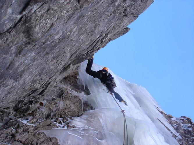 ice climbing,alpinism,bergsport,alpine,climb,mountains,ice