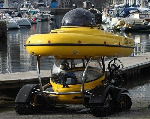 神奇水陆两用车诞生造型奇特由永动机驱动