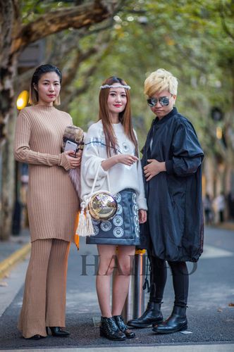 2016春夏上海时装周秀场外街拍:没有最雷只有更雷