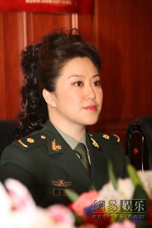 解放军总政歌舞团青年女高音歌唱家,国家一级演员吴娜.