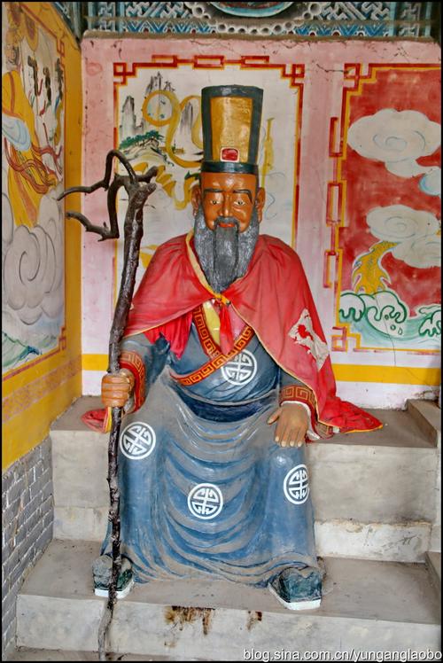 东边山神爷相护