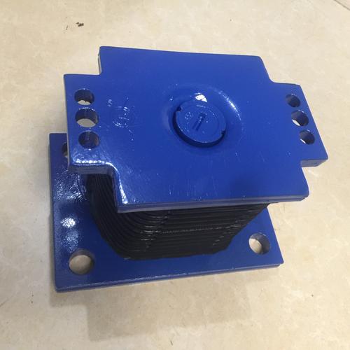 秦燕品牌 重汽 豪沃 斯太尔 钢板减震座az9725520278天然橡胶支座