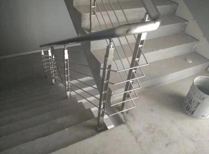 不锈钢楼梯扶手 办公楼 商场 广场 户外护栏