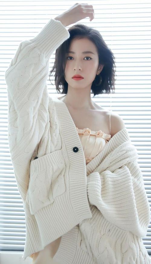 周雨彤的照片壁纸精选