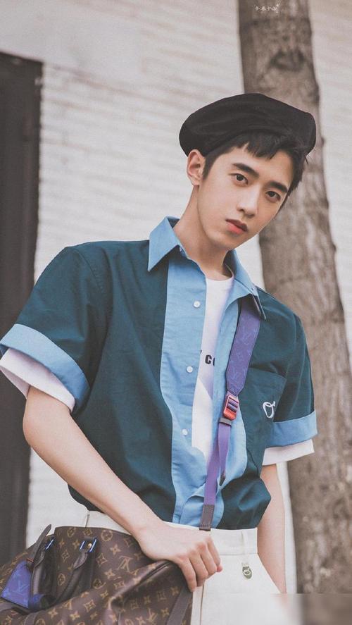 男生穿搭有技巧,梁靖康穿搭超有型,穿出超帅清新男友风