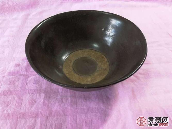 宋代黑釉碗