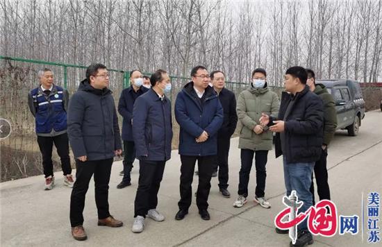 首页>新闻>江苏各地>正文 调研组一行在淮安区复兴镇渔滨河节制闸仔细