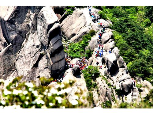 航拍鳌鱼峰,鱼呈片状