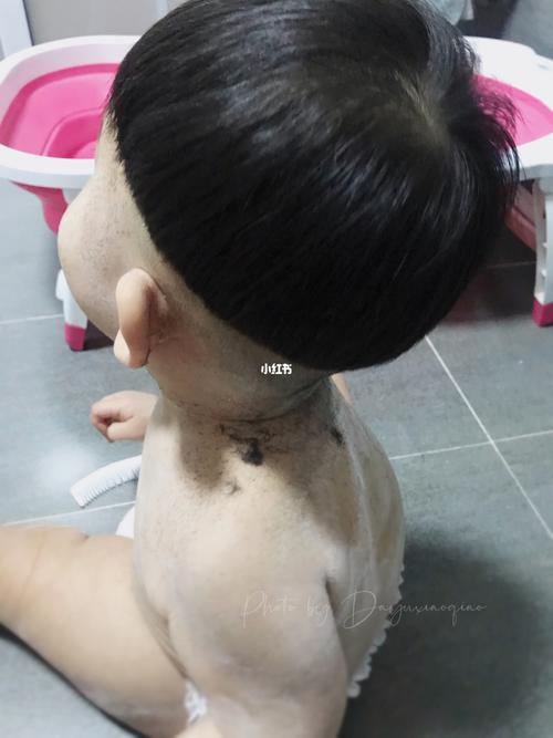 宝宝在家理发|壹壹的西瓜头|托尼妈咪_理发_摄影_蒲公英_爽身粉_冲洗