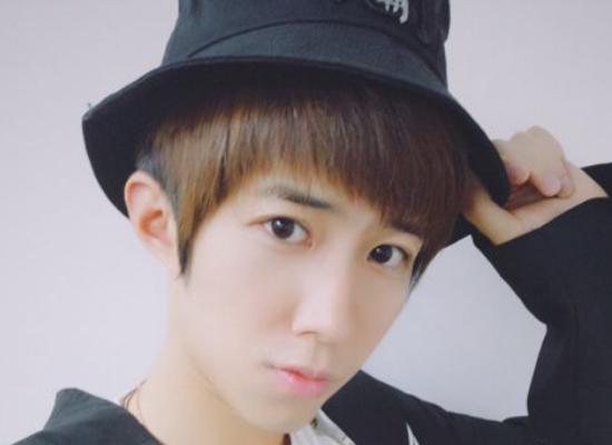 奇然liya的迷人照,网友:不愧是最具影响力的网红,比明星还帅!