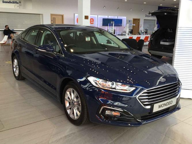 福特蒙迪欧到店实拍!继任者明年亮相,增1.5t三缸,尺寸