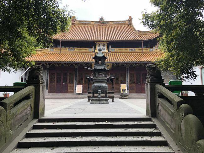 浙江一座寺庙,现存殿,堂,楼,阁600余间,依山坡构筑