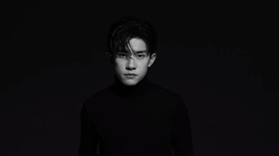 易烊千玺新闻210402易烊千玺身份全新升级成为阿玛尼全球彩妆及护肤