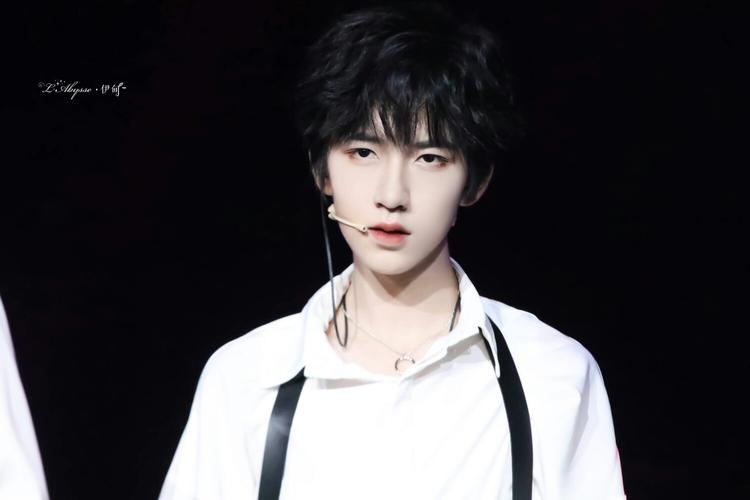 08 l·abysse伊甸丨贺峻霖 - 堆糖,美图壁纸兴趣社区