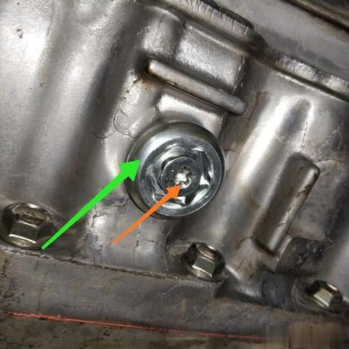 16万公里的路虎换变速箱油,车主心疼:用了15升变速箱油才达标!